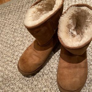 UGG | classic short chestnut 5825 size 8